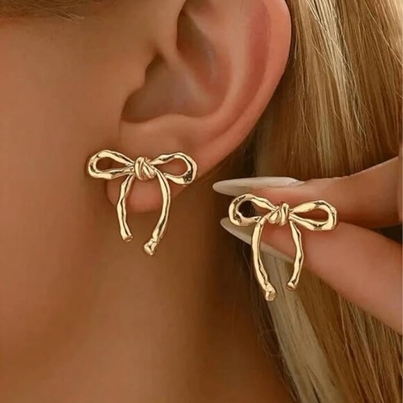 Elegant Bow Earrings - Picture 2 of 4